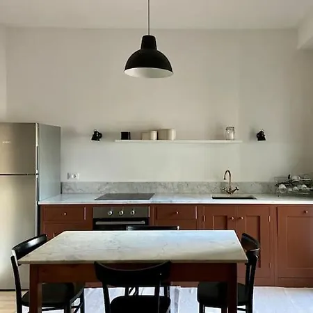 Apartment Con Terrazza E Parcheggio Privato