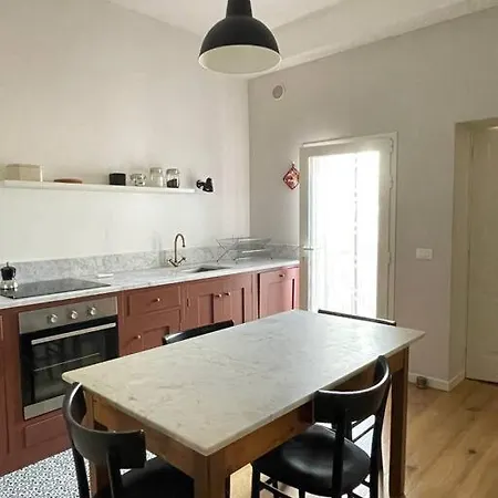 Apartment Con Terrazza E Parcheggio Privato Pontedera