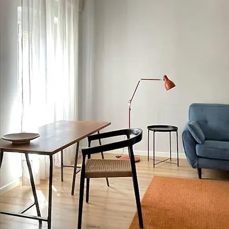 Apartamento Con Terrazza E Parcheggio Privato *