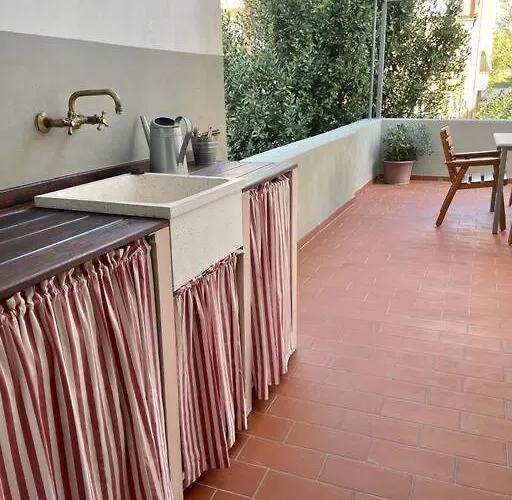 Con Terrazza E Parcheggio Privato * Pontedera