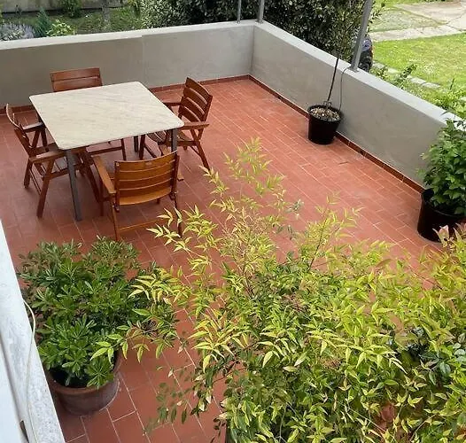 Apartamento Con Terrazza E Parcheggio Privato Pontedera